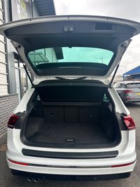 USED 2017 17 VOLKSWAGEN TIGUAN 2.0 TDI BlueMotion Tech R-Line SUV 5dr Diesel DSG Euro 6 (s/s) (150 ps) 