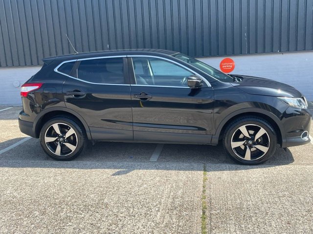 View our NISSAN QASHQAI