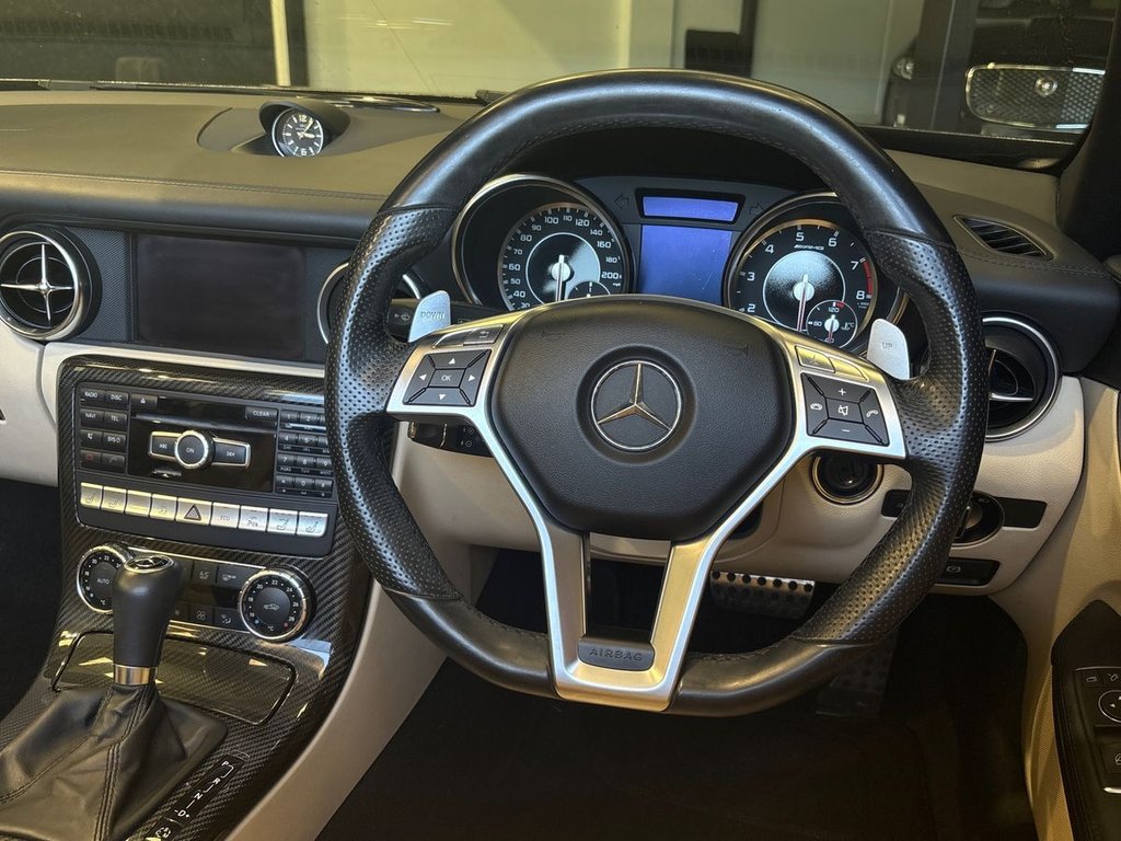 USED 2013 E MERCEDES-BENZ SLK 5.5 5.5 SLK55 V8 AMG Convertible 2dr Petrol SpdS+7GT Euro 5 (s/s) (421 ps) 2d AUTO 415 BHP STUNNING HISTORY|HARMAN/KARDON