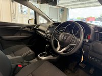 USED 2017 67 HONDA JAZZ 1.3 i-VTEC SE Navi Hatchback 5dr Petrol CVT Euro 6 (s/s) (102 ps)+FSH 7 STAMPS+2 KEYS+NAVIGATION+BLUETOOTH+AIRCON+ALLOYS+MEDIA+AUX+USB+ 2 KEYS+FSH 7 STAMPS+ALLOYS+NAV+PARKING SENSORS+BLUETOOTH+AIRCON+MEDIA+USB+AUX+DAB+CRUISE+HPI CLEAR