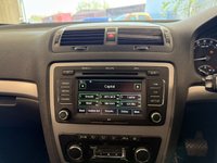 USED 2010 10 SKODA OCTAVIA 2.0 TDI Elegance Hatchback 5dr Diesel DSG Euro 5 (140 ps)+2 KEYS+HISTORY+MEDIA+ALLYS+CLIMATE CONTROL+RARE DIESEL AUTOMATIC+ 2 KEYS+PARKING SENSORS+HISTORY+AUTOMATIC+CRUISE+USB+AUX+CLEAN CAR+HPI CLEAR