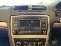 USED 2010 10 SKODA OCTAVIA 2.0 TDI Elegance Hatchback 5dr Diesel DSG Euro 5 (140 ps)+2 KEYS+HISTORY+MEDIA+ALLYS+CLIMATE CONTROL+RARE DIESEL AUTOMATIC+ 2 KEYS+PARKING SENSORS+HISTORY+AUTOMATIC+CRUISE+USB+AUX+CLEAN CAR+HPI CLEAR