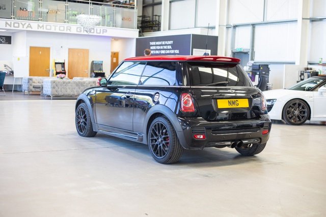 2011 MINI Hatch 1.6L John Cooper Works 3dr - Photo 4