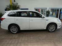 USED 2021 21 MITSUBISHI OUTLANDER 2.4h TwinMotor 13.8kWh Dynamic Safety SUV 5dr Petrol Plug-in Hybrid CVT 4WD Euro 6 (s/s) (224 ps) 4WD APP SAT NAV LEATHER HEATED SEATS REAR VIEW CAMERA CRUISE CONTROL PARKING SENSORS 1 OWNER SERVICE HISTORY WARRANTY