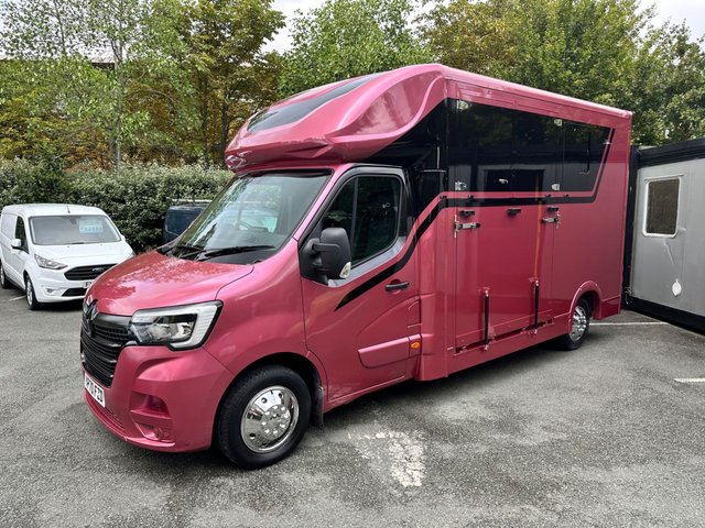 2020 70 Renault Master 2.3 dCi 35 Business Panel Van 4dr Diesel Manual FWD LWB Medium Roof Euro 6 (135 ps)