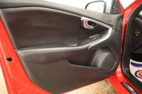 USED 2018 68 VOLVO V40 1.5 T3 GPF R-Design Nav Plus Hatchback 5dr Petrol Auto Euro 6 (s/s) (152 ps) Panoramic sunroof  adaptive cruise control heated seats satellite navigation sports polished alloys