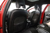 USED 2018 68 VOLVO V40 1.5 T3 GPF R-Design Nav Plus Hatchback 5dr Petrol Auto Euro 6 (s/s) (152 ps) Panoramic sunroof  adaptive cruise control heated seats satellite navigation sports polished alloys