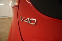 USED 2018 68 VOLVO V40 1.5 T3 GPF R-Design Nav Plus Hatchback 5dr Petrol Auto Euro 6 (s/s) (152 ps) Panoramic sunroof  adaptive cruise control heated seats satellite navigation sports polished alloys