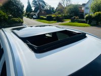 USED 2018 68 VOLVO XC60 2.0h T8 Twin Engine 10.4kWh R-Design Pro SUV 5dr Petrol Plug-in Hybrid Auto AWD Euro 6 (s/s) (390 ps) PAN ROOF+SAT NAV+LEATHER+ULEZ