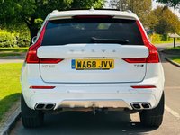 USED 2018 68 VOLVO XC60 2.0h T8 Twin Engine 10.4kWh R-Design Pro SUV 5dr Petrol Plug-in Hybrid Auto AWD Euro 6 (s/s) (390 ps) PAN ROOF+SAT NAV+LEATHER+ULEZ