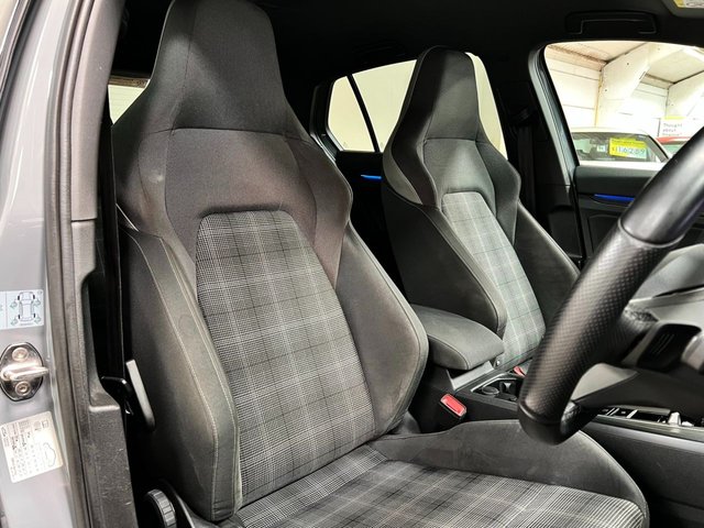 View our VOLKSWAGEN GOLF
