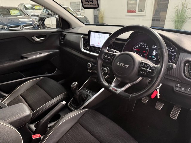 View our KIA STONIC