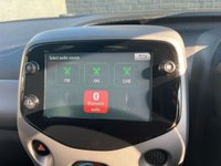 USED 2020 20 TOYOTA AYGO 1.0 VVT-i x-play Hatchback 5dr Petrol x-shift Euro 6 (71 ps) Apple CarPlay & Android Auto, Climate control A/C, Bluetooth connectivity for calls and music, Voice control, USB and AUX input, Paddleshift gears, Keyless entry, Rear sensors DAB radio, LED daytime running lights, Rear parking camera, 15" Wheels