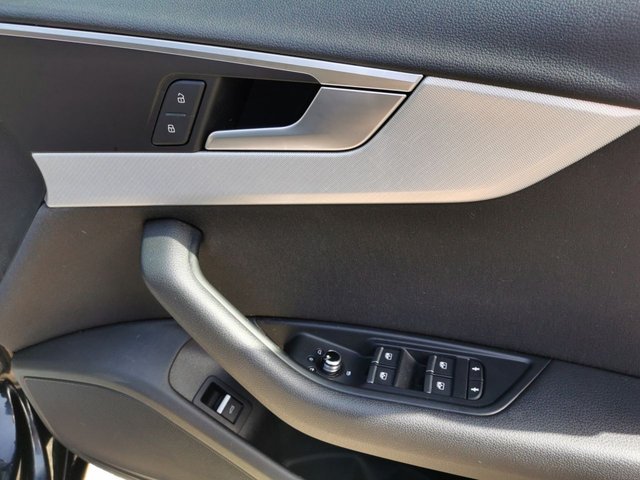 2017 AUDI A4 2017 2.0 TDI ultra SE Saloon 4dr Diesel S Tronic Euro 6 (s/s) (150 ps) - Photo 12