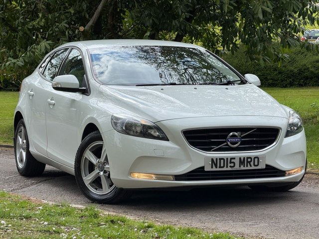 2015 V40 2.0 D2 ES HATCHBACK 5DR DIESEL MANUAL EURO 6 S S 120... photo