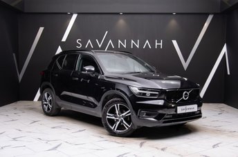 2021 VOLVO XC40
