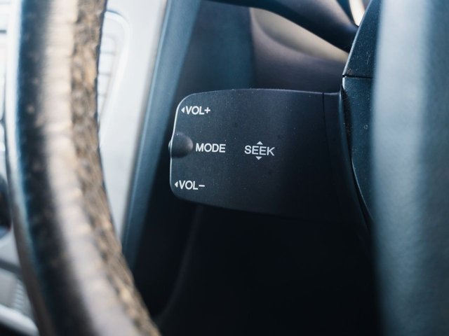 2008 FORD FOCUS 1.6 Style Hatchback 5dr Petrol Manual (159 g/km, 99 bhp) - Photo 6