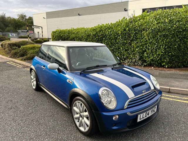 2004 04 MINI Hatch 1.6 Cooper S Hatchback 3dr Petrol Manual Euro 4 (163 bhp)-Factory Extras Worth £4,571-Low Mileage R53 Cooper S-Finished In Hyper Blue Metallic With a Chili Pack.