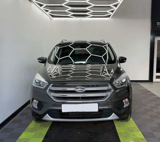 2017 FORD KUGA - Photo 4