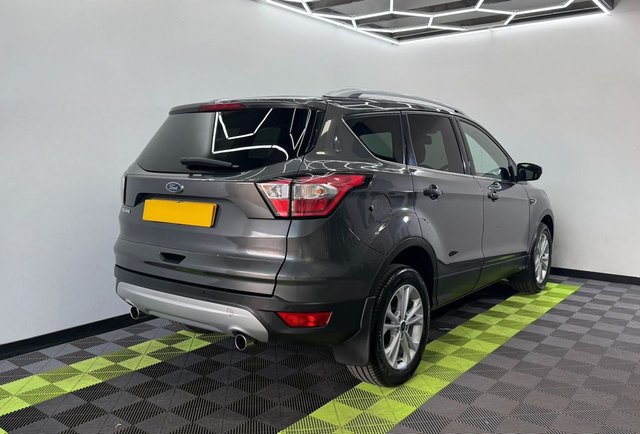 2017 FORD KUGA - Photo 2
