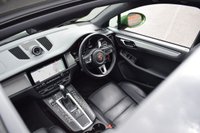 USED 2018 68 PORSCHE MACAN 2.0T SUV 5dr Petrol PDK 4WD Euro 6 (s/s) (245 ps) PAN ROOF / BOSE / CHRONO / FSH