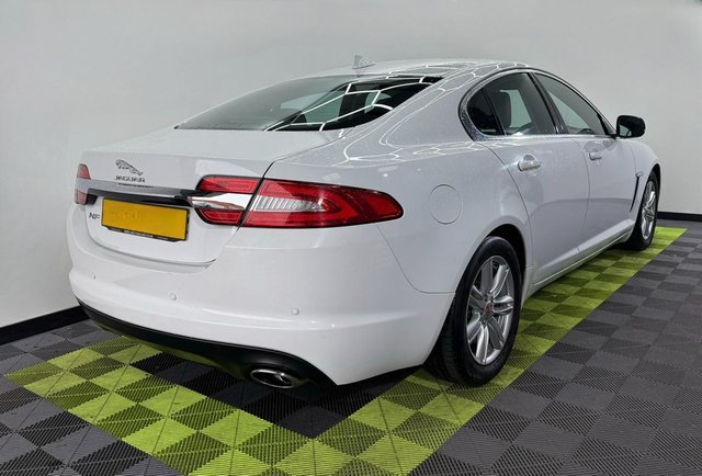 2014 JAGUAR XF - Photo 2