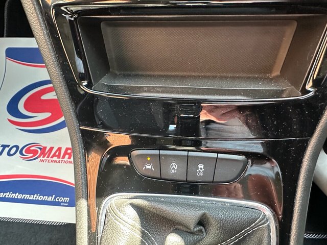 2020 Vauxhall Astra 1.2L SRI 5dr - Photo 11