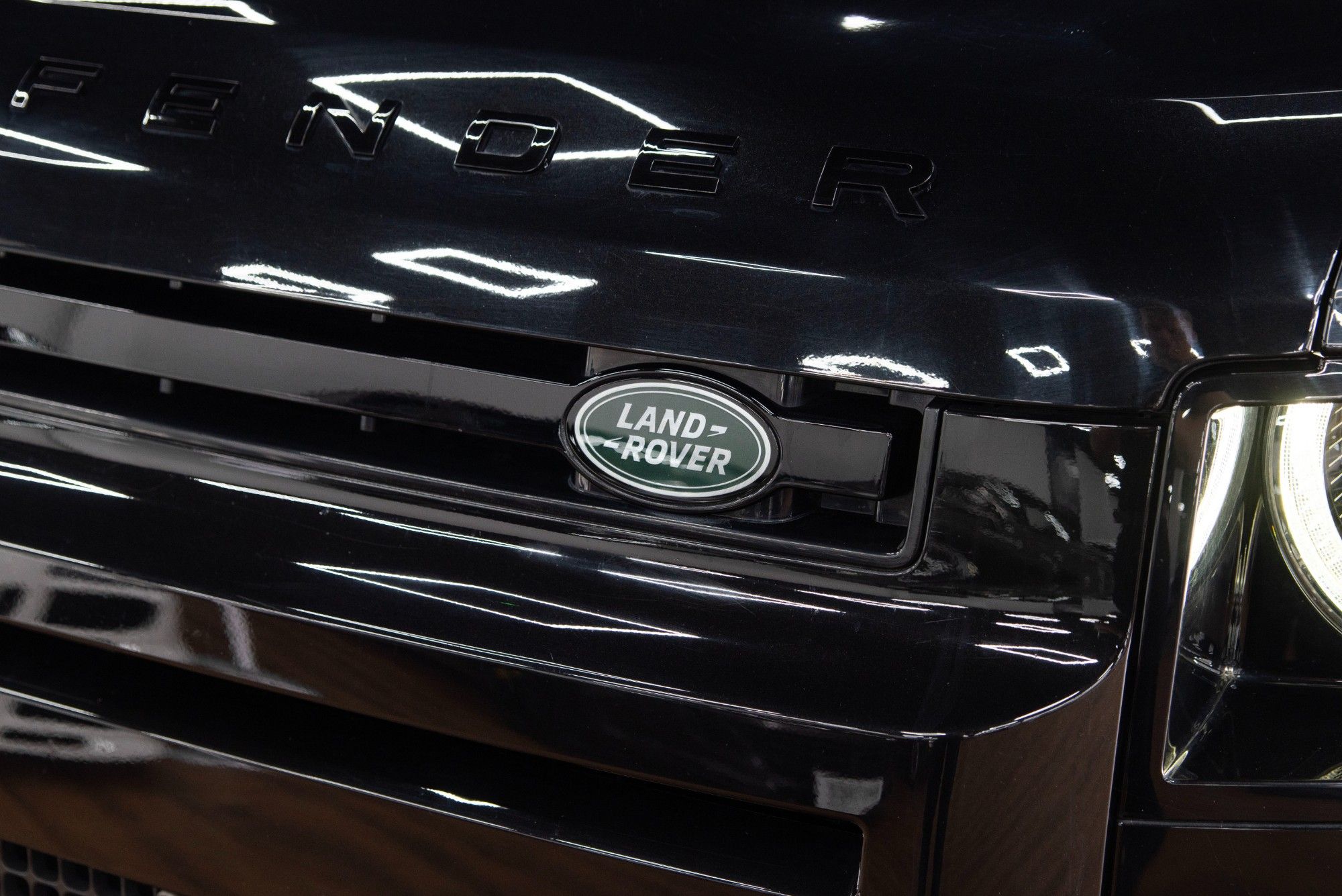 USED 2023 72 LAND ROVER DEFENDER 3.0 D300 MHEV X-Dynamic HSE SUV