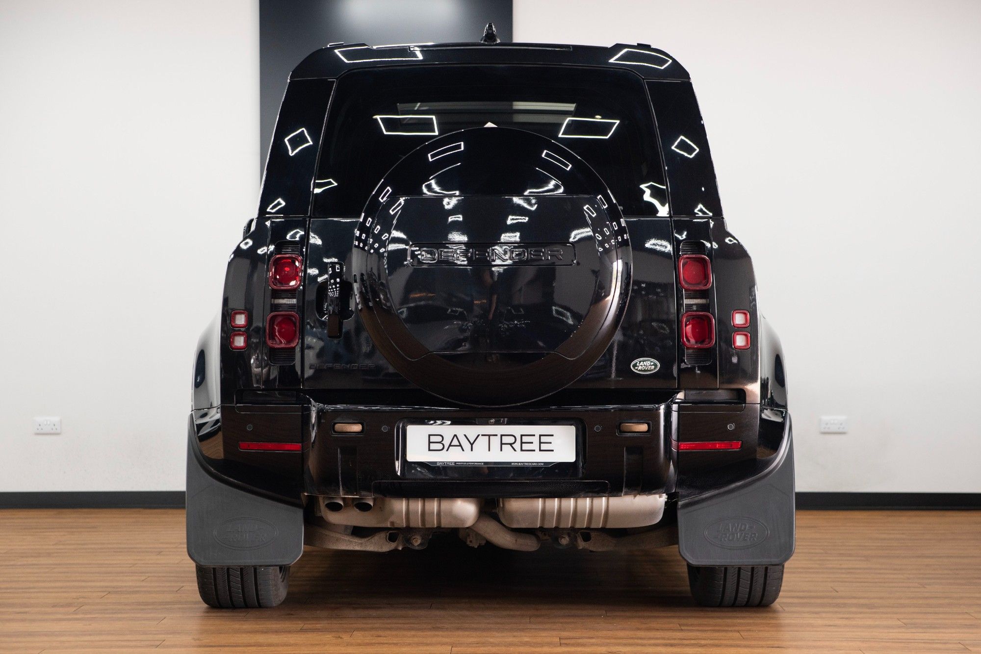USED 2023 72 LAND ROVER DEFENDER 3.0 D300 MHEV X-Dynamic HSE SUV