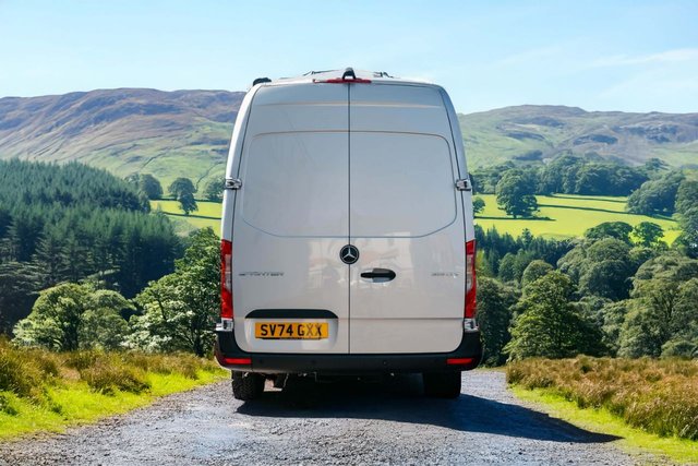 2025 Mercedes-Benz Sprinter 2L Premium 5dr - Photo 4