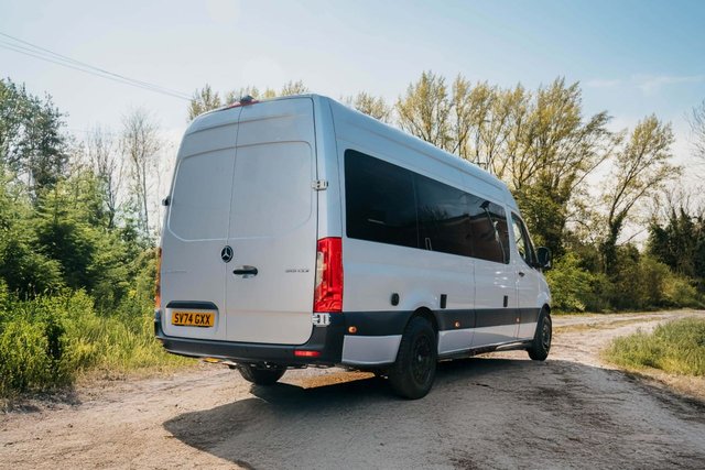 2025 Mercedes-Benz Sprinter 2L Premium 5dr - Photo 3