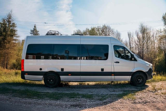 2025 Mercedes-Benz Sprinter 2L Premium 5dr - Photo 2