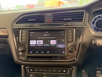 USED 2017 17 VOLKSWAGEN TIGUAN 2.0 TSI BlueMotion Tech SEL SUV 5dr Petrol Manual 4Motion Euro 6 (s/s) (180 ps)+1 FORMER KEEPER+FSH 7 STAMPS+2KEYS+PARK CONTROL+PANORAMIC SUNROOF+MEDIA+NAVIGATION+APPS+19 INCH ALLOYS+ 2 KEYS+1 FORMER KEEPER+PRIVACY+FSH 7 STAMPS+PANORAMIC SUNROOF+NAV+PARK CONTROL+19" ALLOYS+BLUETOOTH+MEDIA+USB+AUX+DAB+CRUISE+CLIMATE+HEATED FRONT SEATS+HPI CLEAR