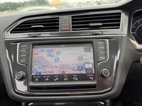 USED 2017 17 VOLKSWAGEN TIGUAN 2.0 TSI BlueMotion Tech SEL SUV 5dr Petrol Manual 4Motion Euro 6 (s/s) (180 ps)+1 FORMER KEEPER+FSH 7 STAMPS+2KEYS+PARK CONTROL+PANORAMIC SUNROOF+MEDIA+NAVIGATION+APPS+19 INCH ALLOYS+ 2 KEYS+1 FORMER KEEPER+PRIVACY+FSH 7 STAMPS+PANORAMIC SUNROOF+NAV+PARK CONTROL+19" ALLOYS+BLUETOOTH+MEDIA+USB+AUX+DAB+CRUISE+CLIMATE+HEATED FRONT SEATS+HPI CLEAR