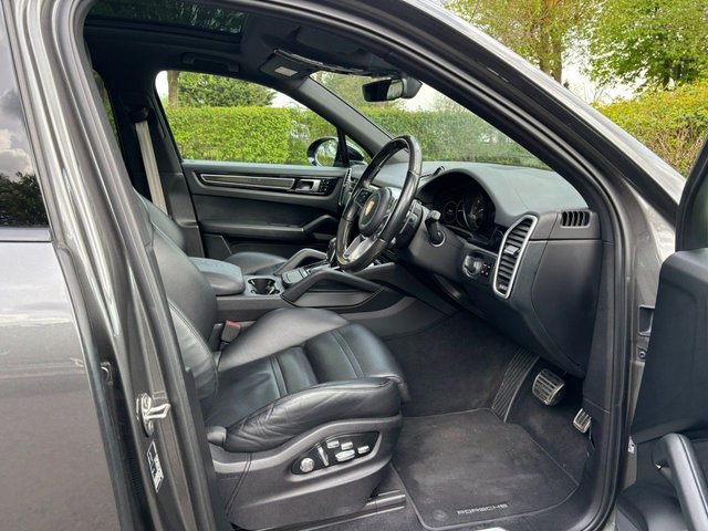 2019 PORSCHE CAYENNE 2.9T V6 GPF S SUV 5dr Petrol TiptronicS 4WD Euro 6 (s/s) (440 ps) - Photo 3
