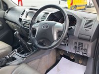 USED 2013 63 TOYOTA HI-LUX 3.0 D-4D Invincible Pickup Double Cab 4dr Diesel Manual 4WD Euro 5 (171 ps) 