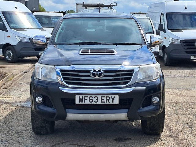 2013 TOYOTA HI-LUX 3.0 D-4D Invincible Pickup Double Cab 4dr Diesel Manual 4WD Euro 5 (171 ps) - Photo 2