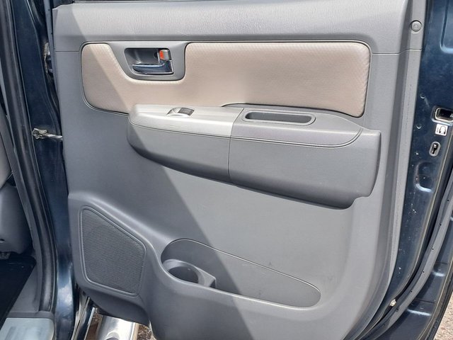 2013 TOYOTA HI-LUX 3.0 D-4D Invincible Pickup Double Cab 4dr Diesel Manual 4WD Euro 5 (171 ps) - Photo 8