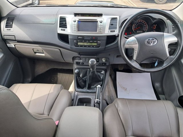 2013 TOYOTA HI-LUX 3.0 D-4D Invincible Pickup Double Cab 4dr Diesel Manual 4WD Euro 5 (171 ps) - Photo 10