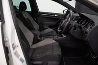 USED 2017 17 VOLKSWAGEN GOLF 2.0 TSI BlueMotion Tech R Hatchback 