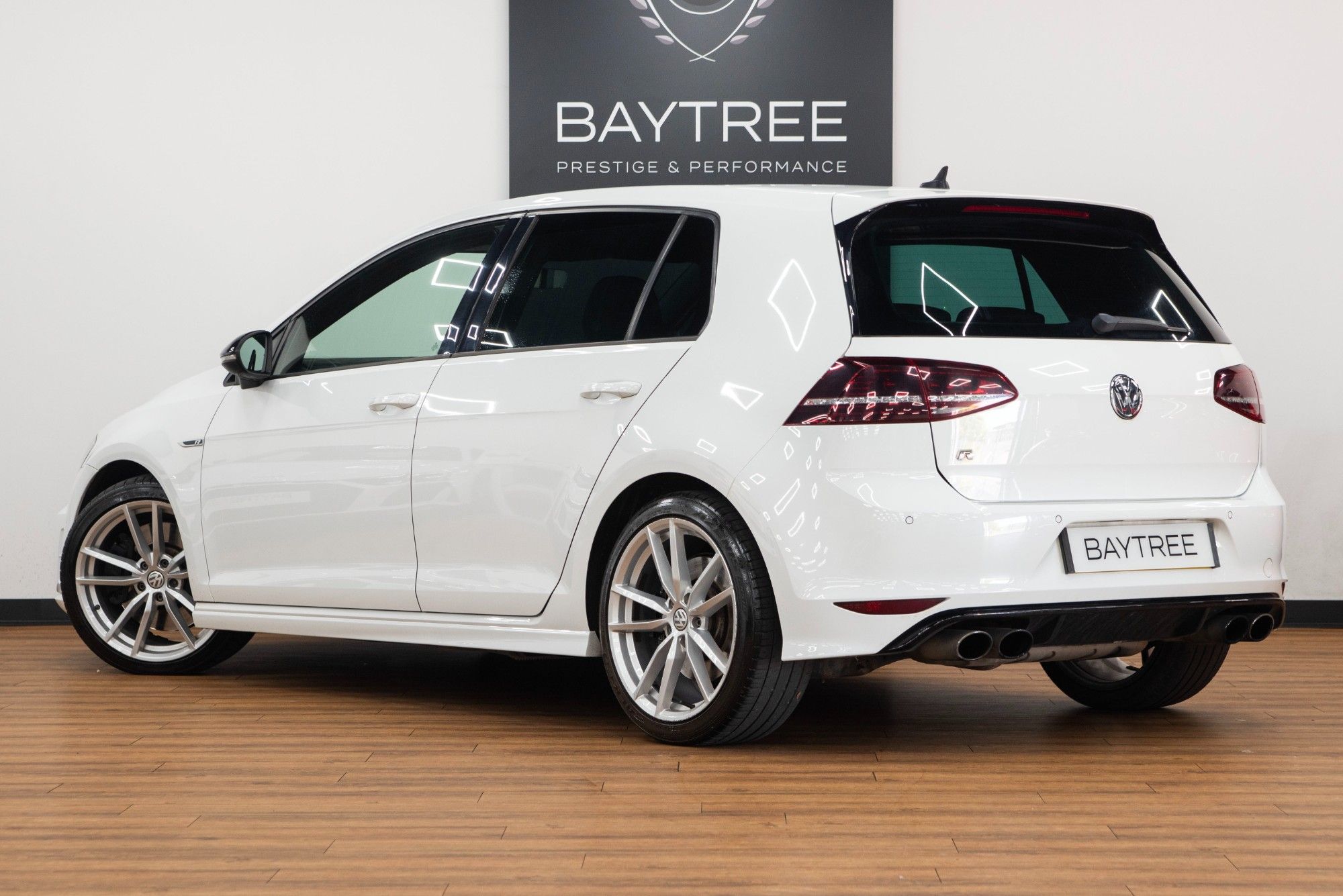 USED 2017 17 VOLKSWAGEN GOLF 2.0 TSI BlueMotion Tech R Hatchback 