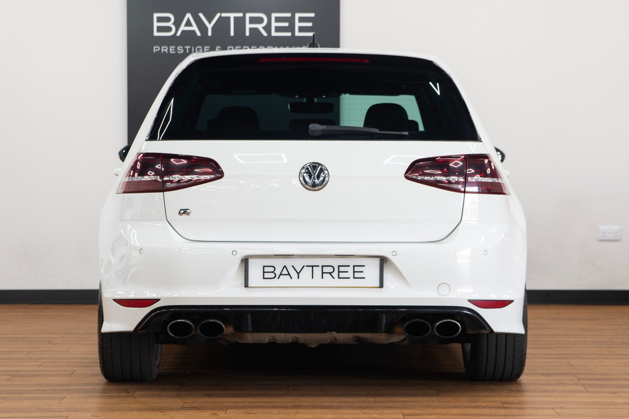 USED 2017 17 VOLKSWAGEN GOLF 2.0 TSI BlueMotion Tech R Hatchback 