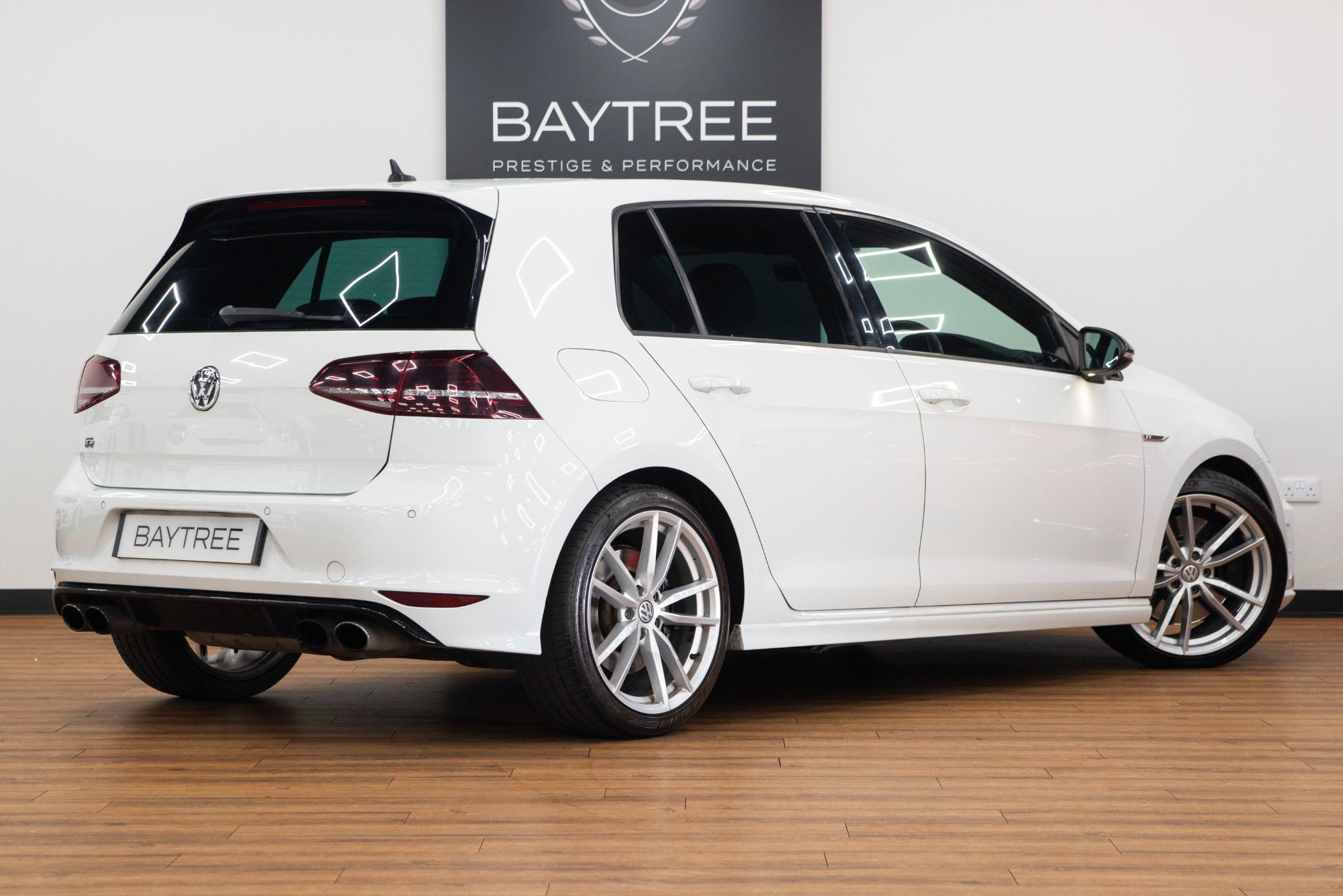 USED 2017 17 VOLKSWAGEN GOLF 2.0 TSI BlueMotion Tech R Hatchback 