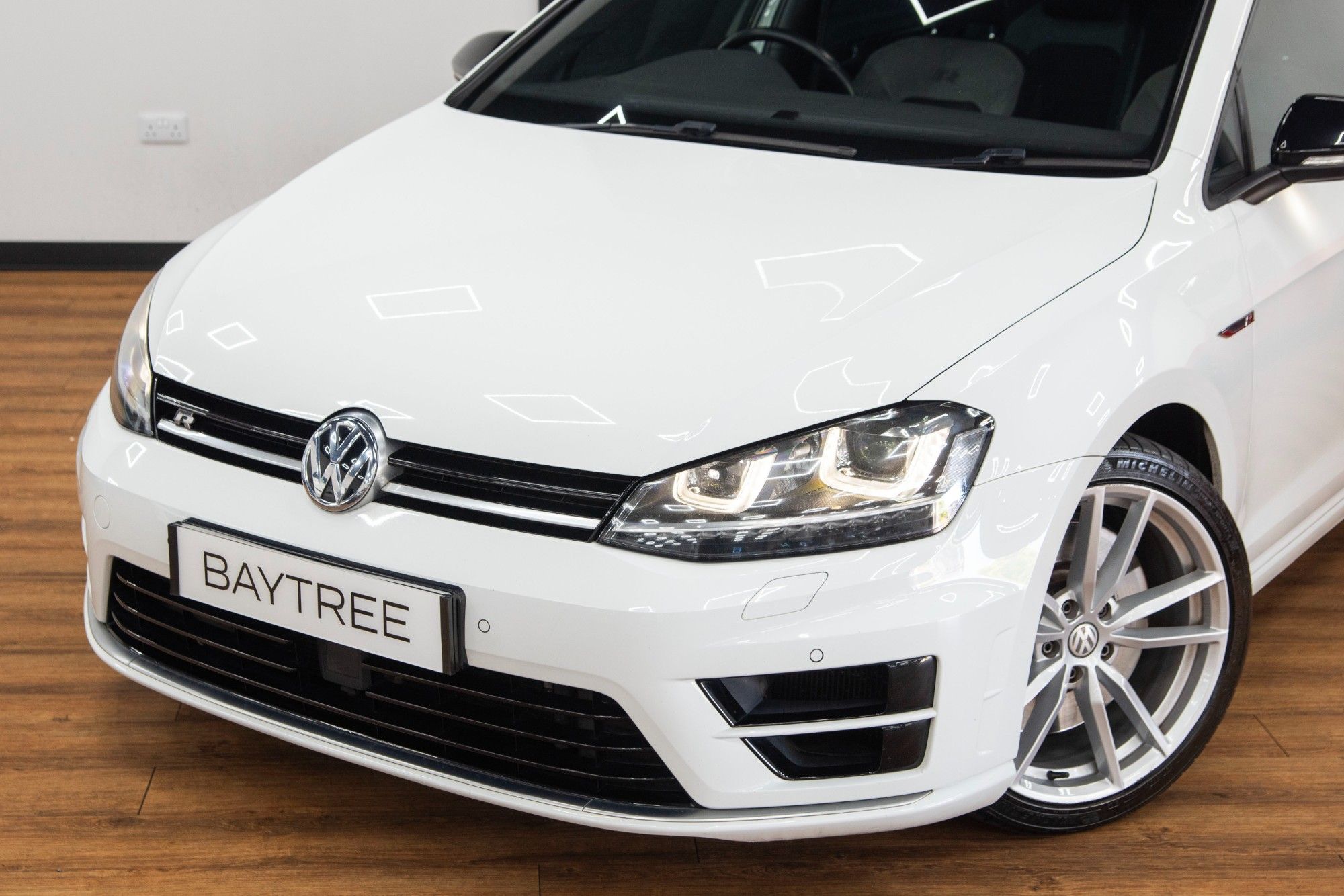USED 2017 17 VOLKSWAGEN GOLF 2.0 TSI BlueMotion Tech R Hatchback 