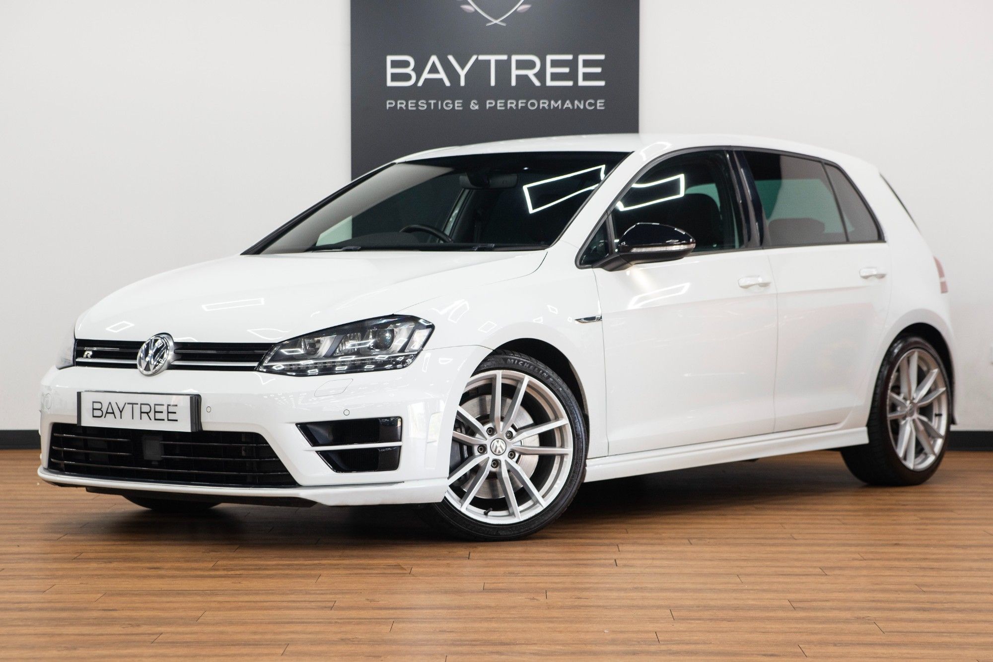 USED 2017 17 VOLKSWAGEN GOLF 2.0 TSI BlueMotion Tech R Hatchback 