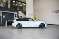 USED 2021 71 BMW 5 SERIES 3.0 530d MHT M Sport Touring 5dr Diesel Hybrid Steptronic xDrive Euro 6 (s/s) (286 ps) M Sport Pro Package