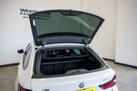 USED 2021 71 BMW 5 SERIES 3.0 530d MHT M Sport Touring 5dr Diesel Hybrid Steptronic xDrive Euro 6 (s/s) (286 ps) M Sport Pro Package
