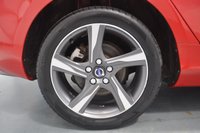 USED 2016 16 VOLVO V40 2.0 D2 R-Design Lux Nav Hatchback 5dr Diesel Manual Euro 6 (s/s) (120 ps) Satellite Navigation, Heated Seats, &pound;20 Tax