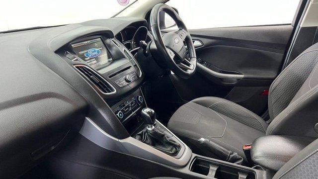 2017 FORD FOCUS - Photo 11