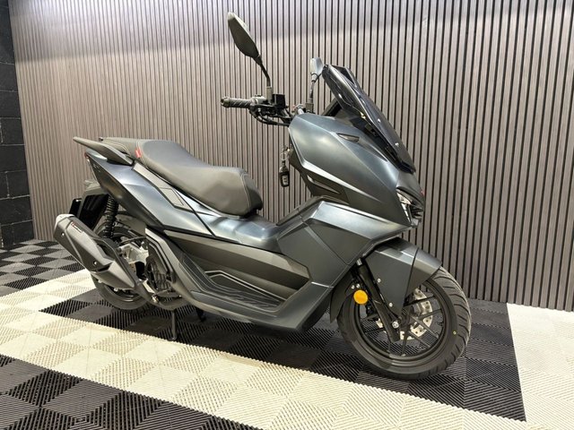 View our LEXMOTO D2